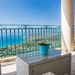 Villa Emerald