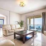 Villa Emerald *